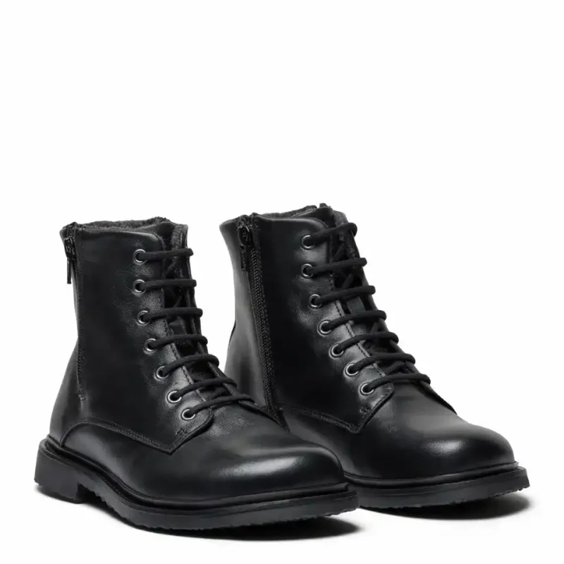 Classic short women’s boot with two zips and lacing